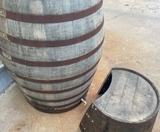 Sauna and cold barrell plunge with step