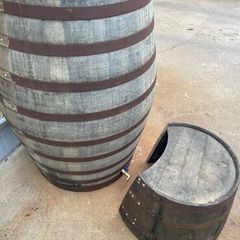 Sauna and cold barrell plunge with step