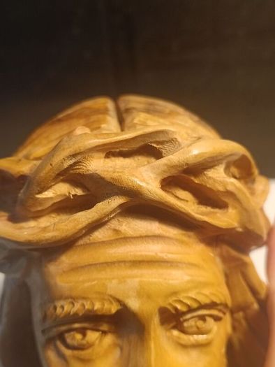 Fabulous Hardwood Carving Of Jesus