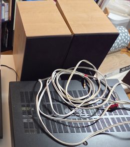 Mordaunt Short speakers, with cables and banana plugs