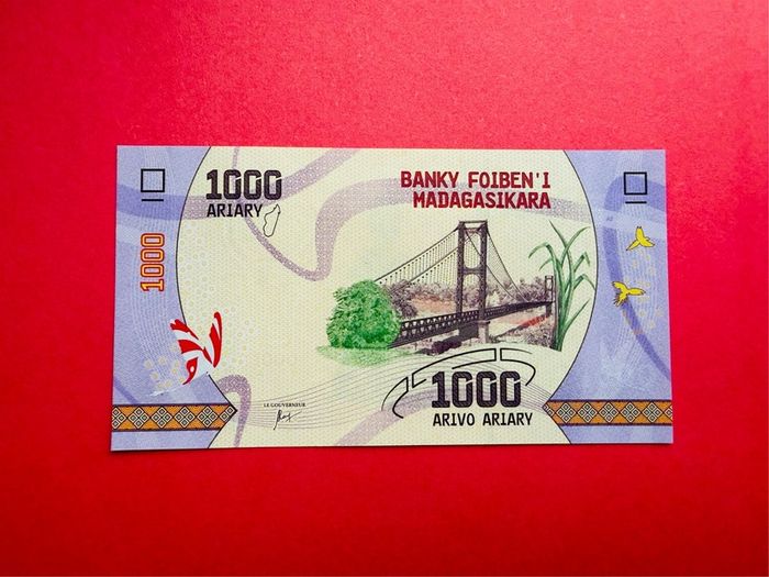 Madagascar  1000 Ariary  2017  ( Uncirculated )pick 100a ( Unc )