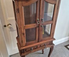 display cabinet