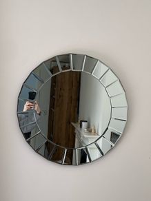 Decorative round mirror