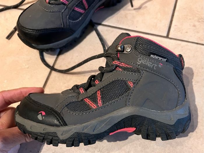 Gelert kids hiking boots, size 9/ EU27