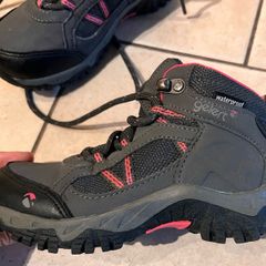 Gelert kids hiking boots, size 9/ EU27