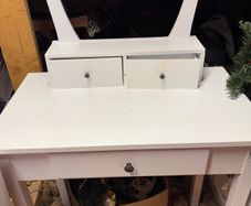 vanity table