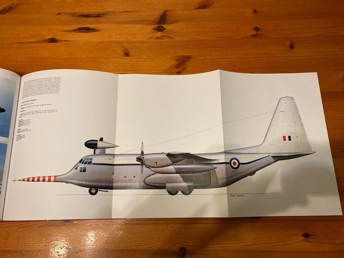 Military  book: Jane's Aircraft Spectacular ' Hercules'