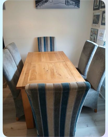 Wooden extendable dining table and 6 dining chairs
