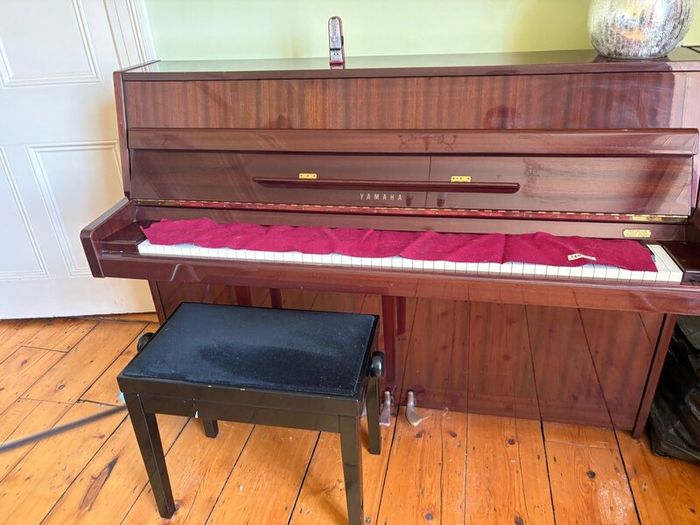 Yamaha M5J Upright Piano