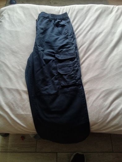 mens work trousers fully lined and water repellent outer. Size w 40 leg 31