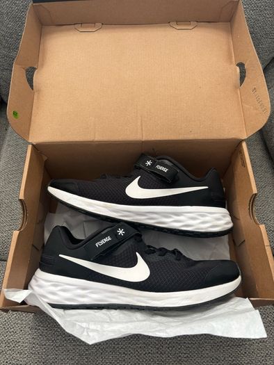 Nike Revolution 6 FlyEase Trainers UK 5.5 EU 38.5 Excellent Condition