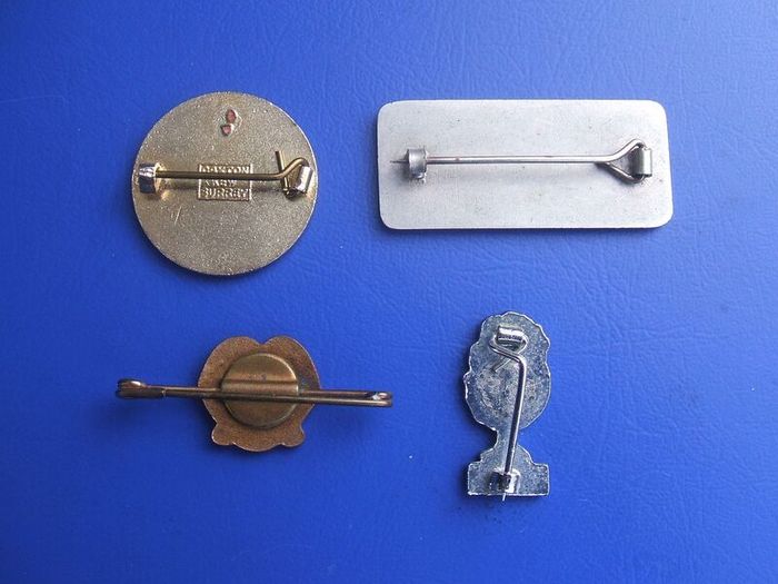 Women's organisations in Christian churches - four enamelled badges (1960s - 1980s)