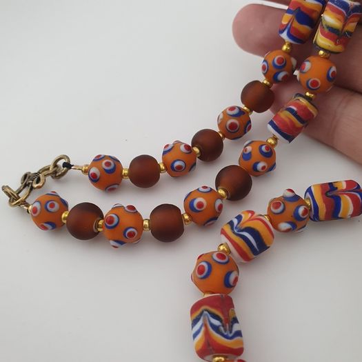 Vintage Venetian Style Skunk Eyes & Feather Desgin Glass Beads Necklace