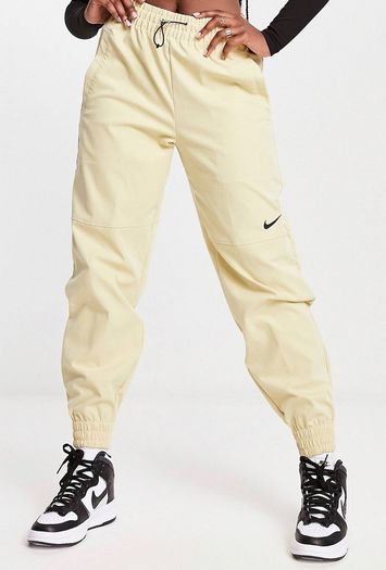Nike Sportswear Swoosh woven cargo joggers bottoms trousers size M and Nike trainers shoes