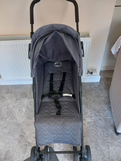 Cygnet baby's buggie with rain cover