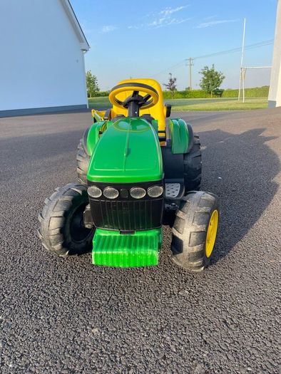 John Deere electric tractor