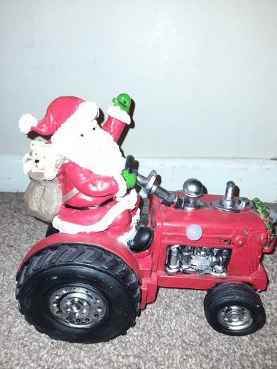 BN Santa red tractor LED