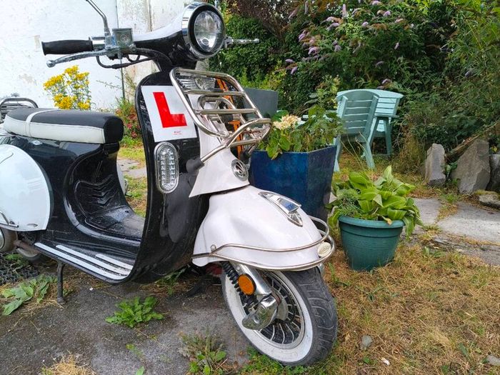 Scooter AJS modena