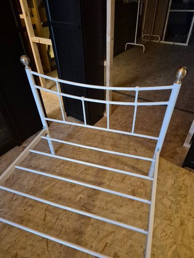 Single Metal Frame Bed including Memory Foam Mattress