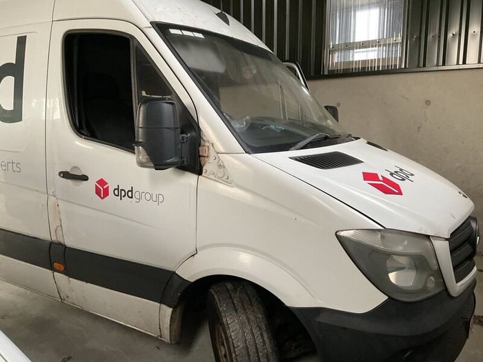 2014  Mercedes sprinter van medium wheel base