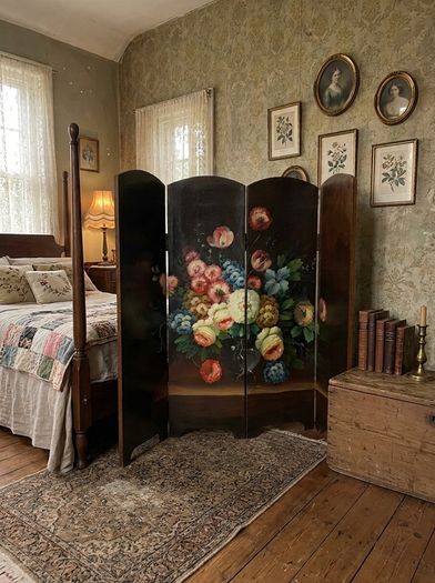 Antique painted panel screen