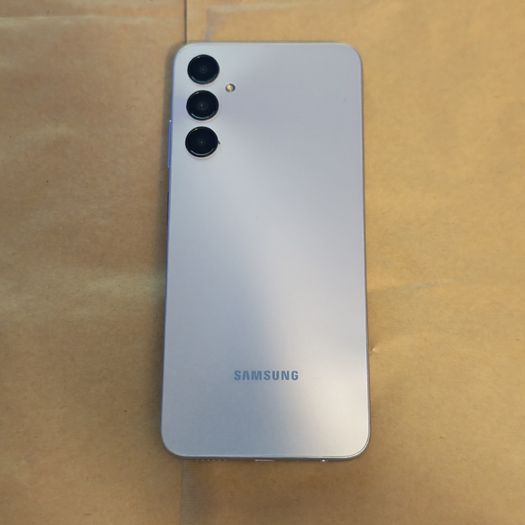 Samsung Galaxy A05s - 64GB - Silver - Unlocked - Clean Condition