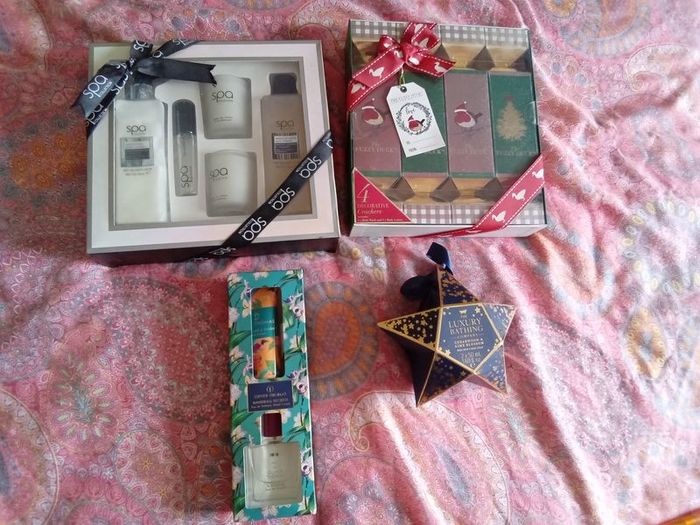 NEW  gift sets x 4