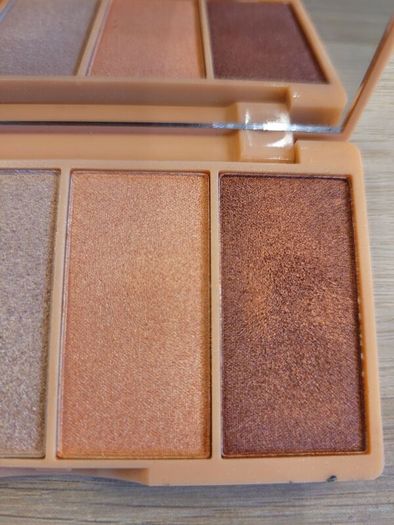 Bella Pierre Eyeshadow palette