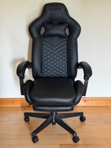 New Gaming Chair with Pull Out Leg Rest