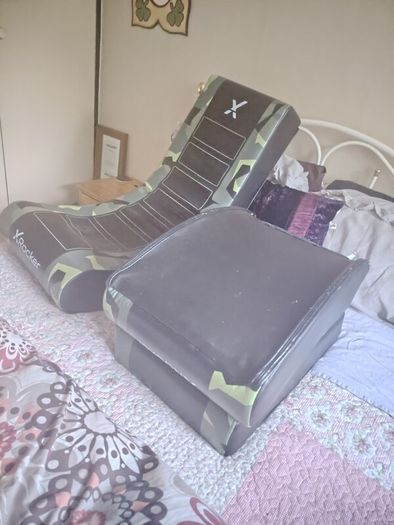 Rocker gaming chairs