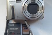 Casio Exilim EX-P600 digital camera with remote