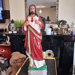 Stunning vintage hand-painted Sacred Heart of Jesus statue