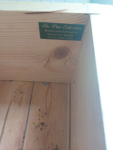 Pine chest of drawers