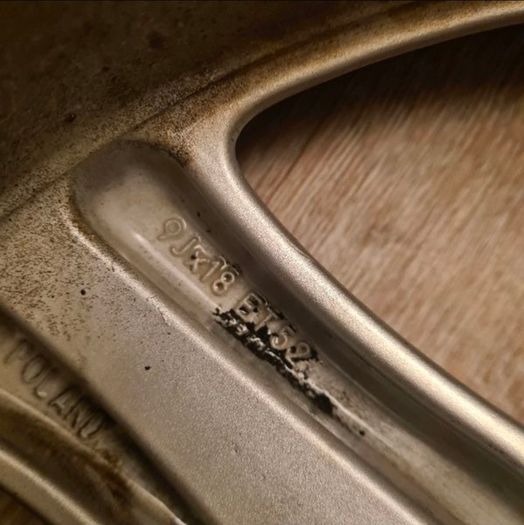 2 Genuine Porsche Boxster / 911 twist alloys turbo