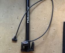 Bike track pump