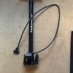 Bike track pump