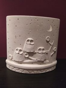 Tea light candle holder