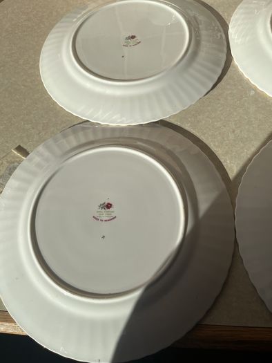 Vintage Royal Stafford "Roses to Remember " 4 Dinner plates & Large Gravy Jug & stand