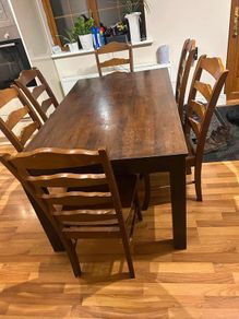 kitchrn table