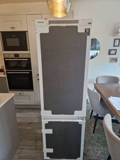 Samsung Integrated Fridge Freezer