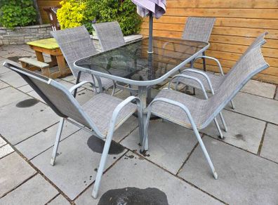 Garden table and 6 chairs