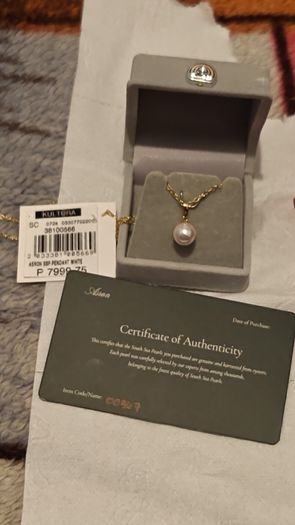 Genuine White South Sea Pearl Pendant boxed with Certificate