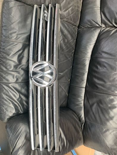 2017 vw toureg R Line front grill
