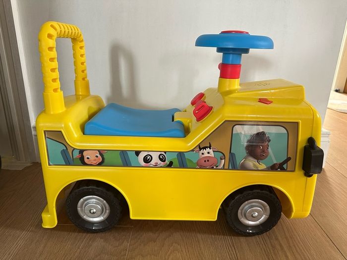 Little Tikes Go Buster ride on