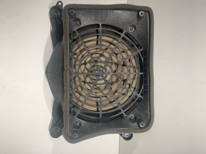 AUDI A6 4G C7 2012 Rear Subwoofer Speaker OEM 4G5035412 A3l3b38g