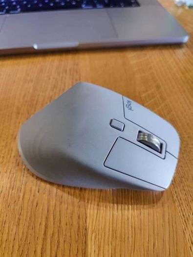 Logitech MX Master 3 Wireless Mouse Excellent Condition