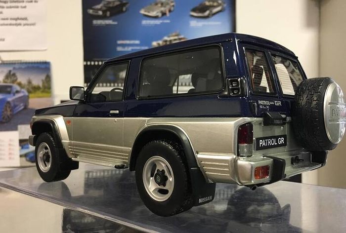 Nissan Patrol Gr Blue Th1 & Silver Kj1 1992 - Very Rare - Ottomobile - 1/18 - New In Box