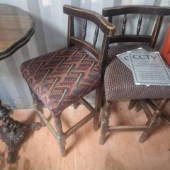 pub table & chairs