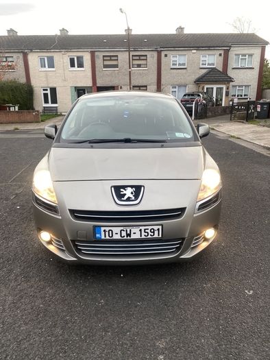 2010 Peugeot 5008