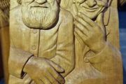 Sculptures, portraits made of wood.
